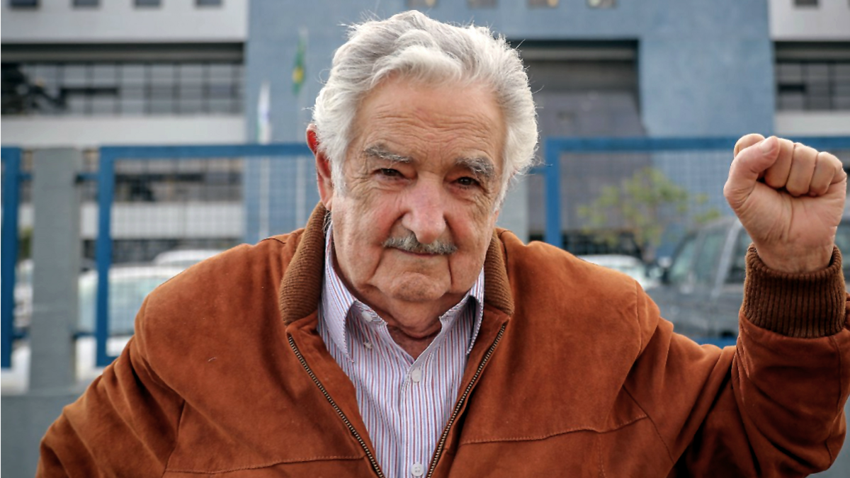 Mujica ci ha insegnato che vivere è più importante che possedere